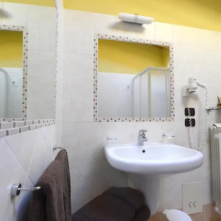 Veduta Dell'adamello Hotel 3*