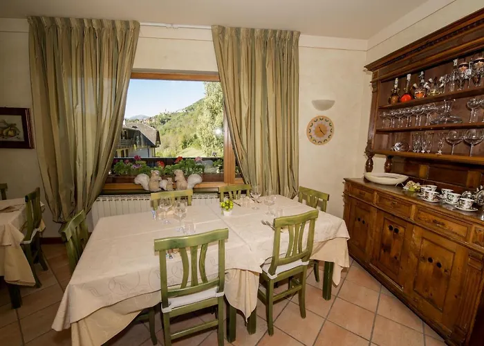 Veduta Dell'adamello Hotel Temù