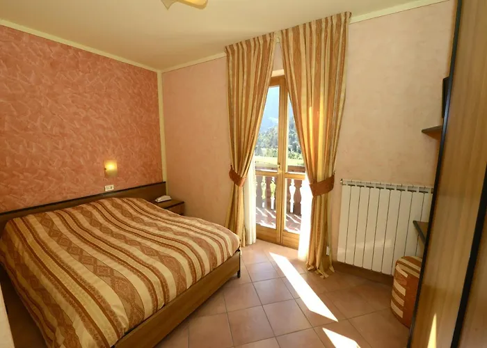Veduta Dell'adamello 3* Temù