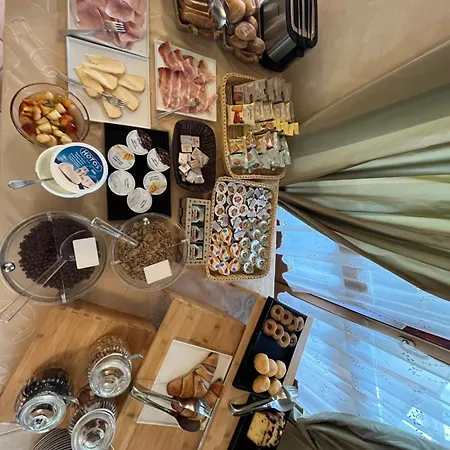 Veduta Dell'adamello 호텔 3*